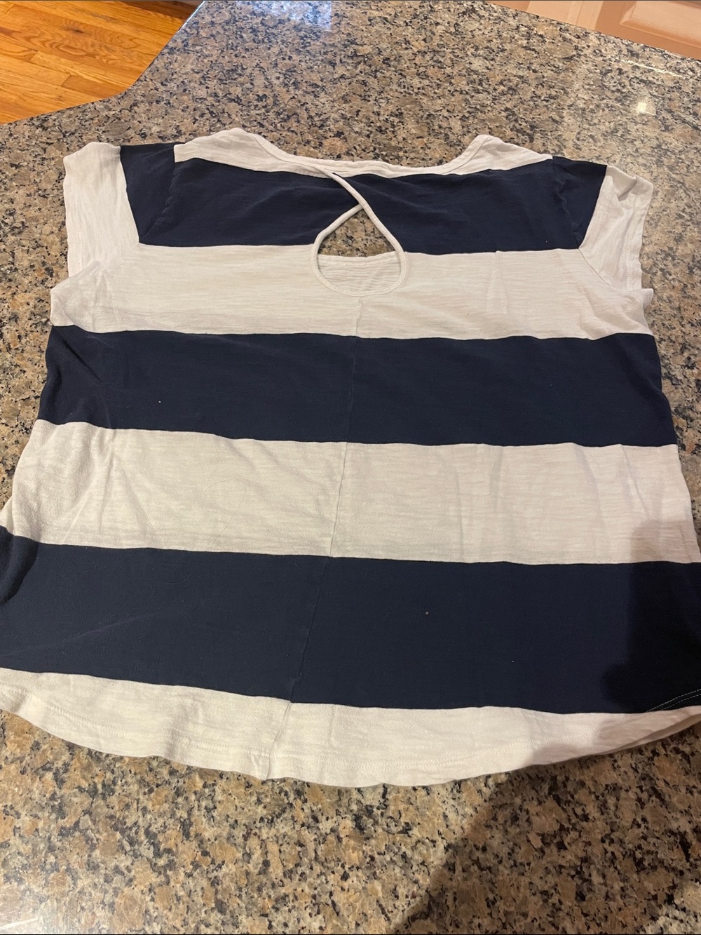 Gap Striped Short Sleeve Women’s Top in Navy and White